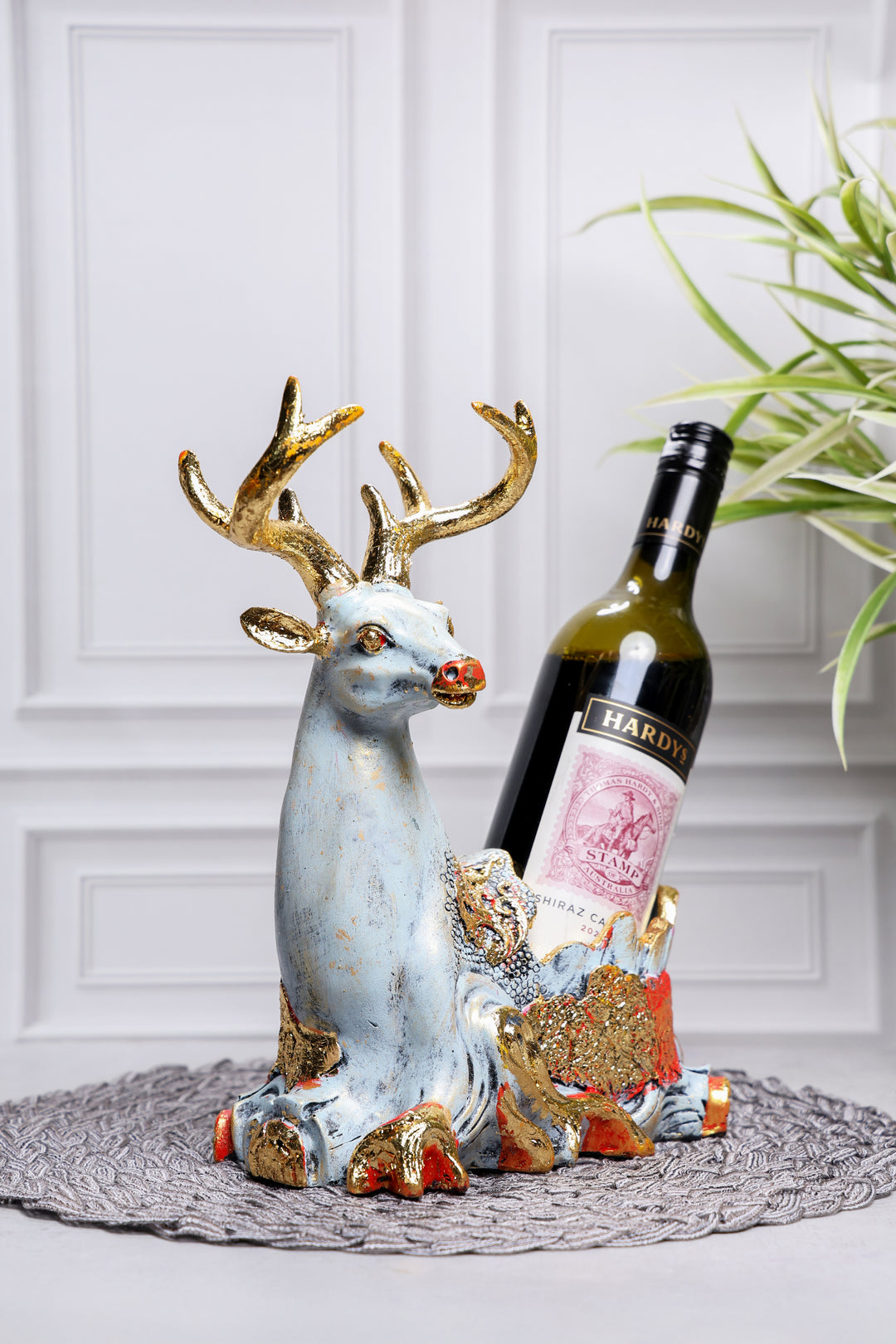 Heeran Bottle Holder Sculpture