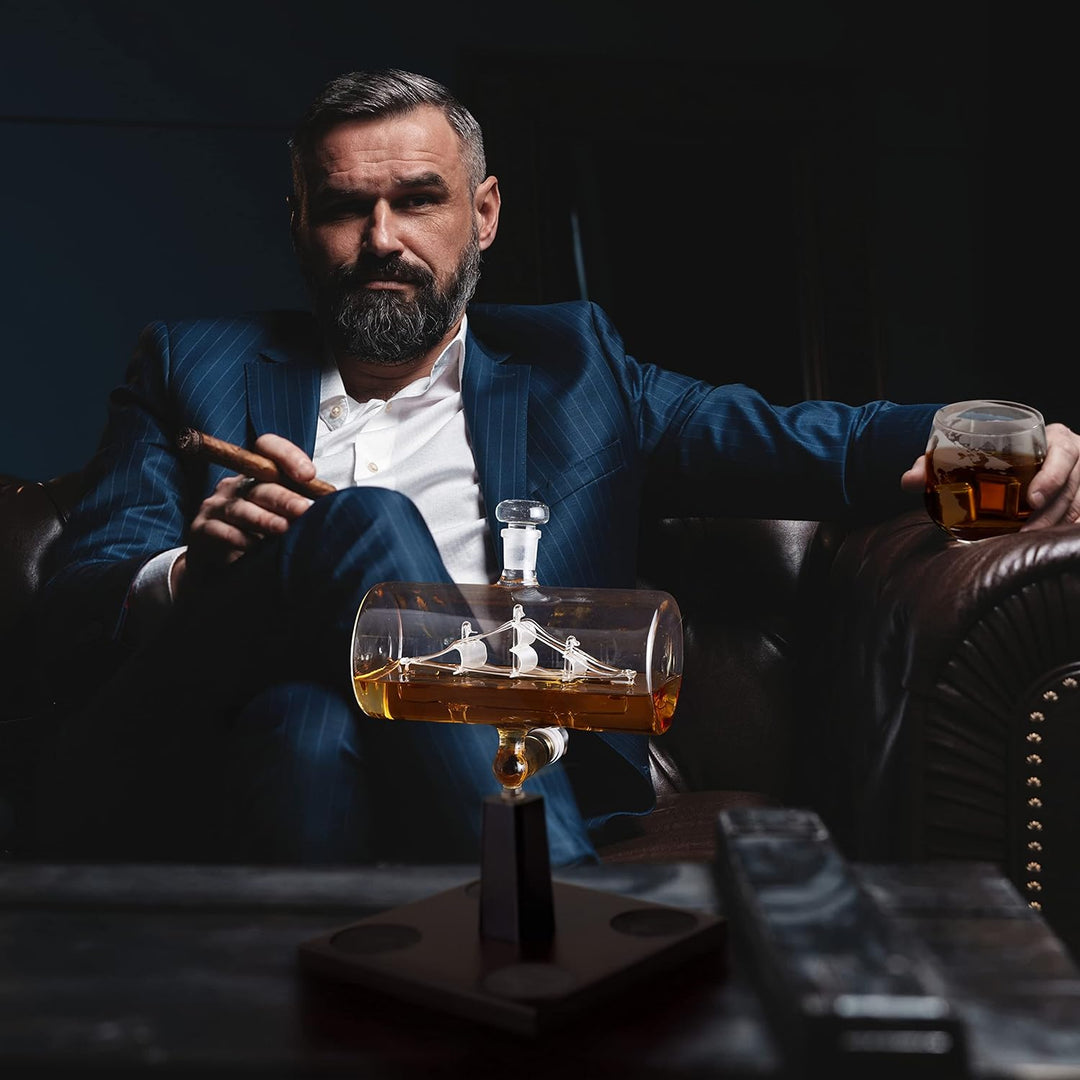 Ship Decanter Set with 4 Globe Glasses