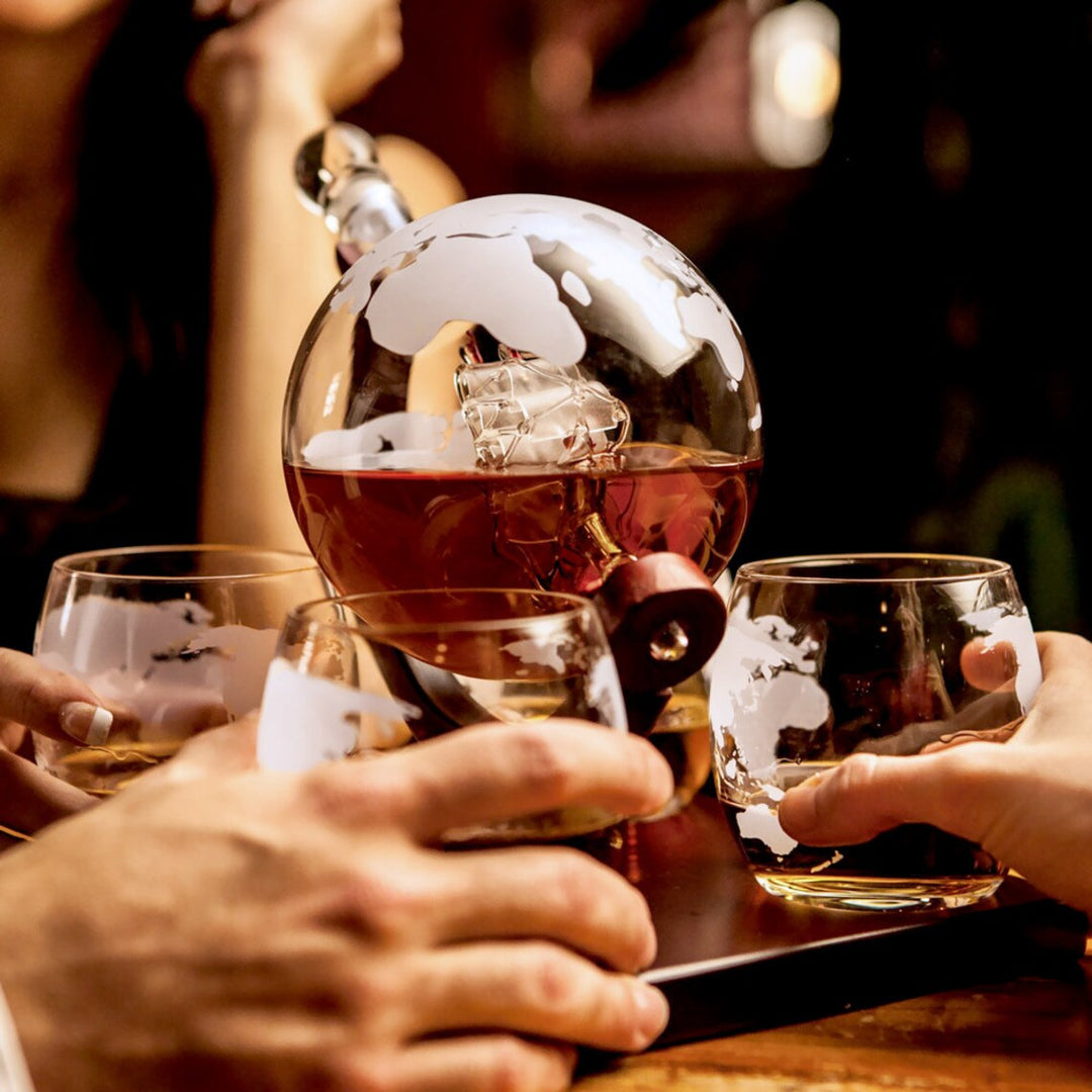 Globe Decanter with 4 Glasses Set
