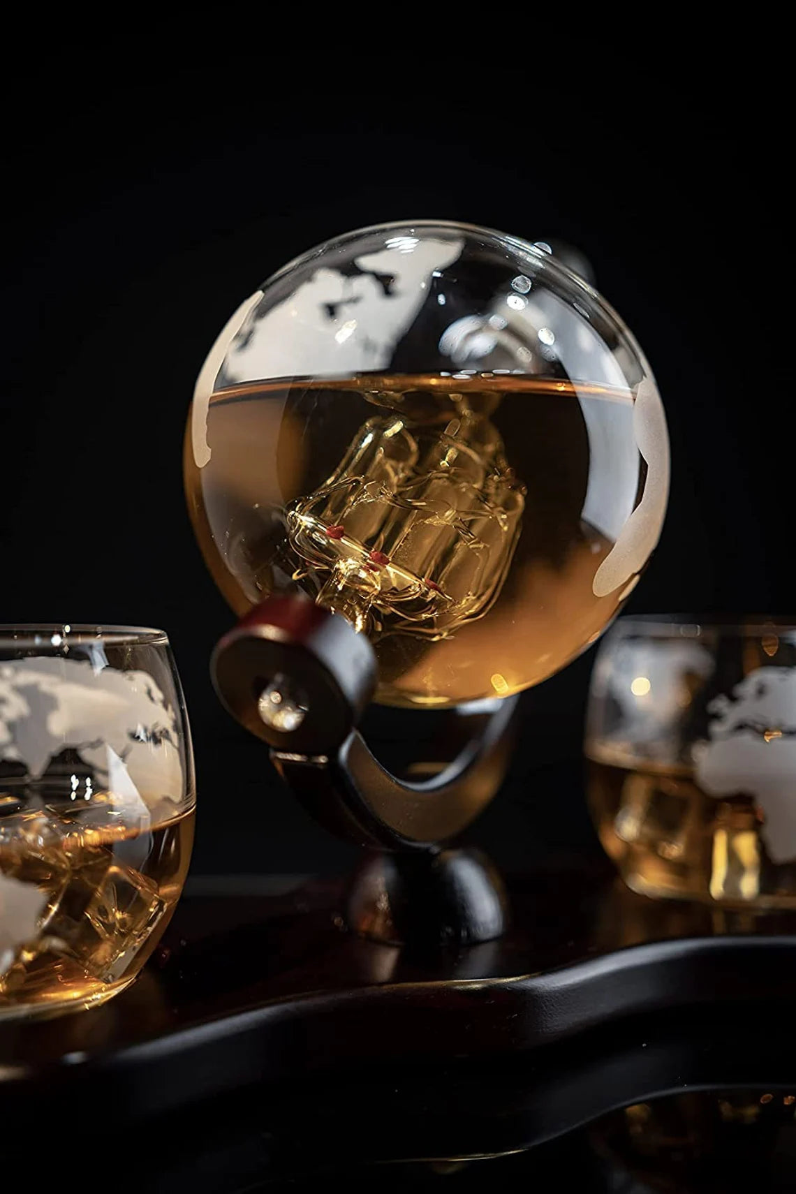 Globe Decanter with 2 Glasses Set